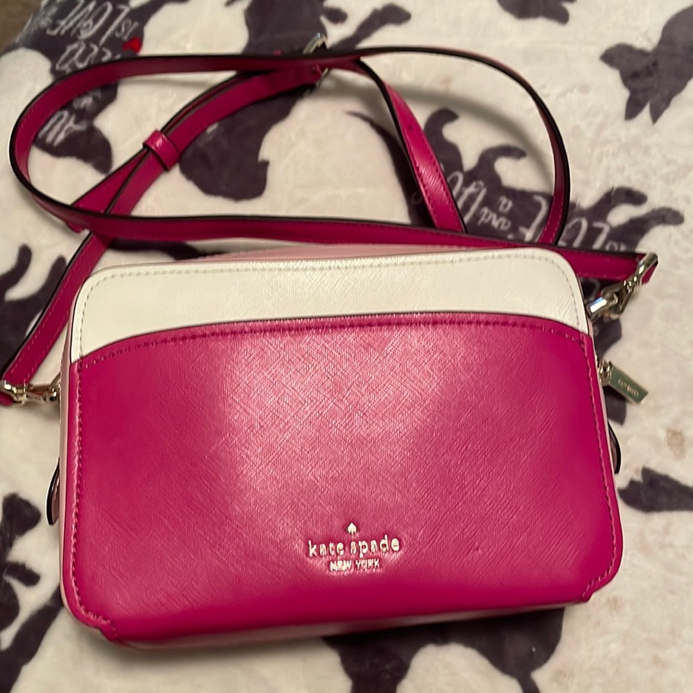 Brand new Kate Spade purse. Perfect Condition. Never been used. Still has tags!
